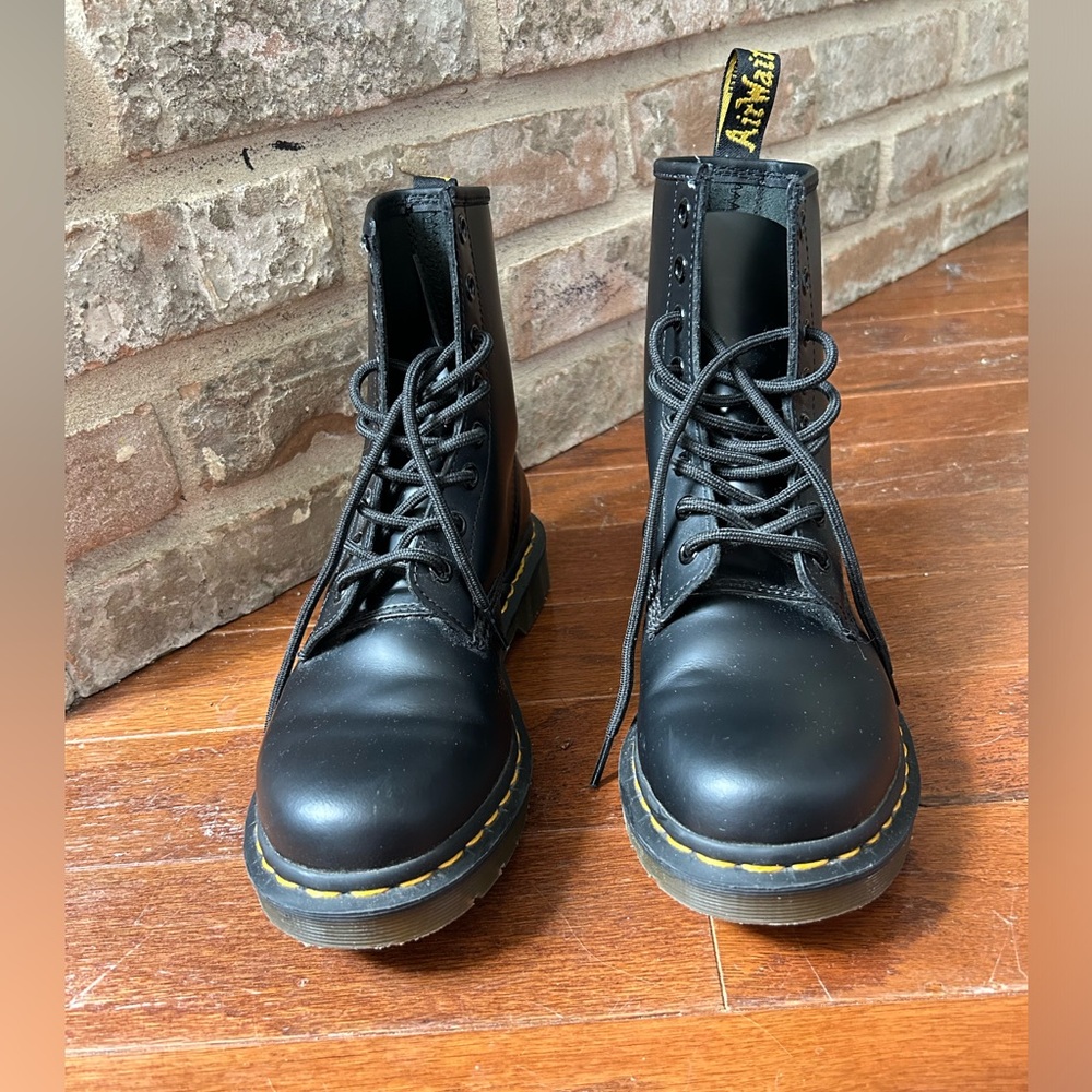 Dr. Martens 1460 smooth leather lace up boots